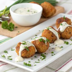 Pork bites with Greek Yogurt sauce Recipe